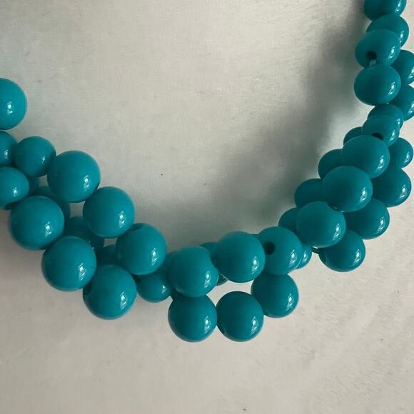 🍭6/$30 Turquoise tone plastic multistrand twist bauble necklace - Picture 2 of 4